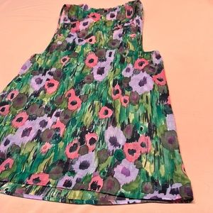 Floral top. Size M.